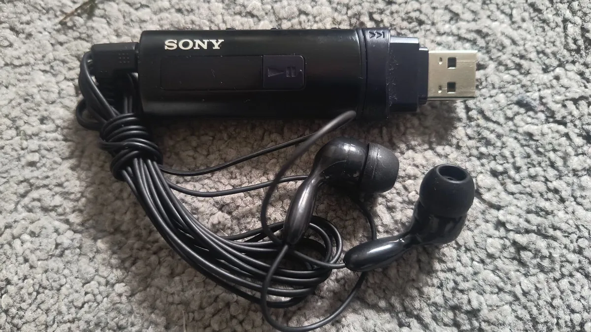 Sony MP3 Protable Music Player 4GB Walkm - Image 2