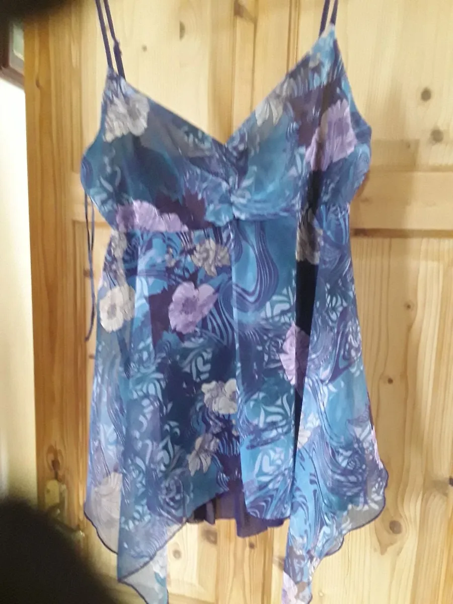 As new beautiful summer top size 12 - Image 3