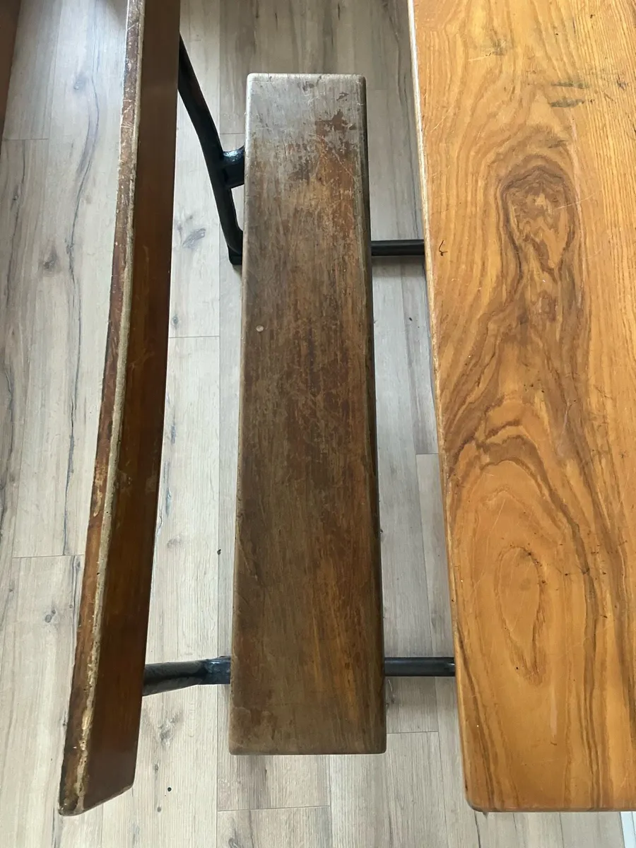 School desk - Image 2