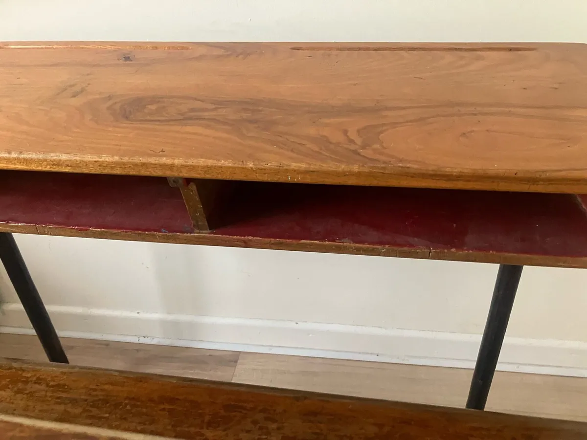 School desk - Image 4