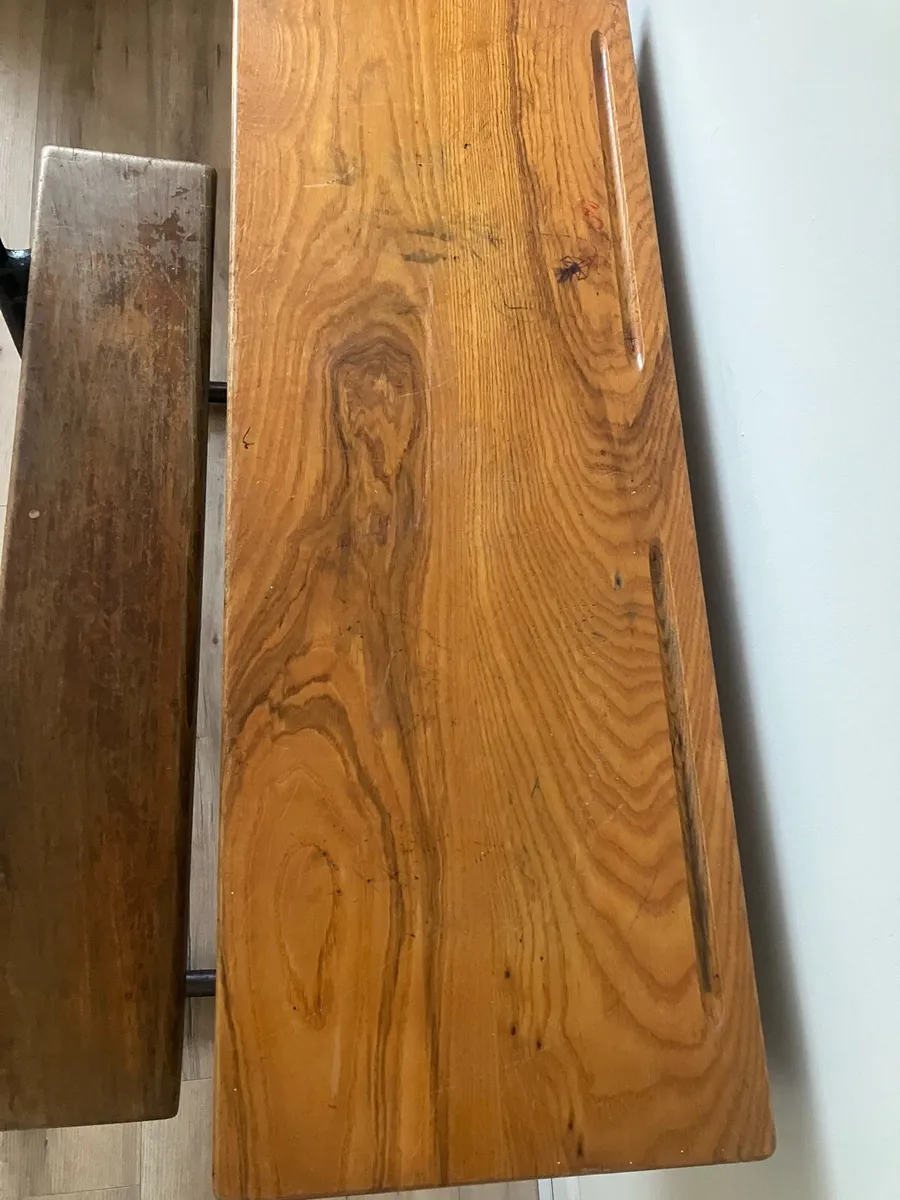 School desk - Image 3