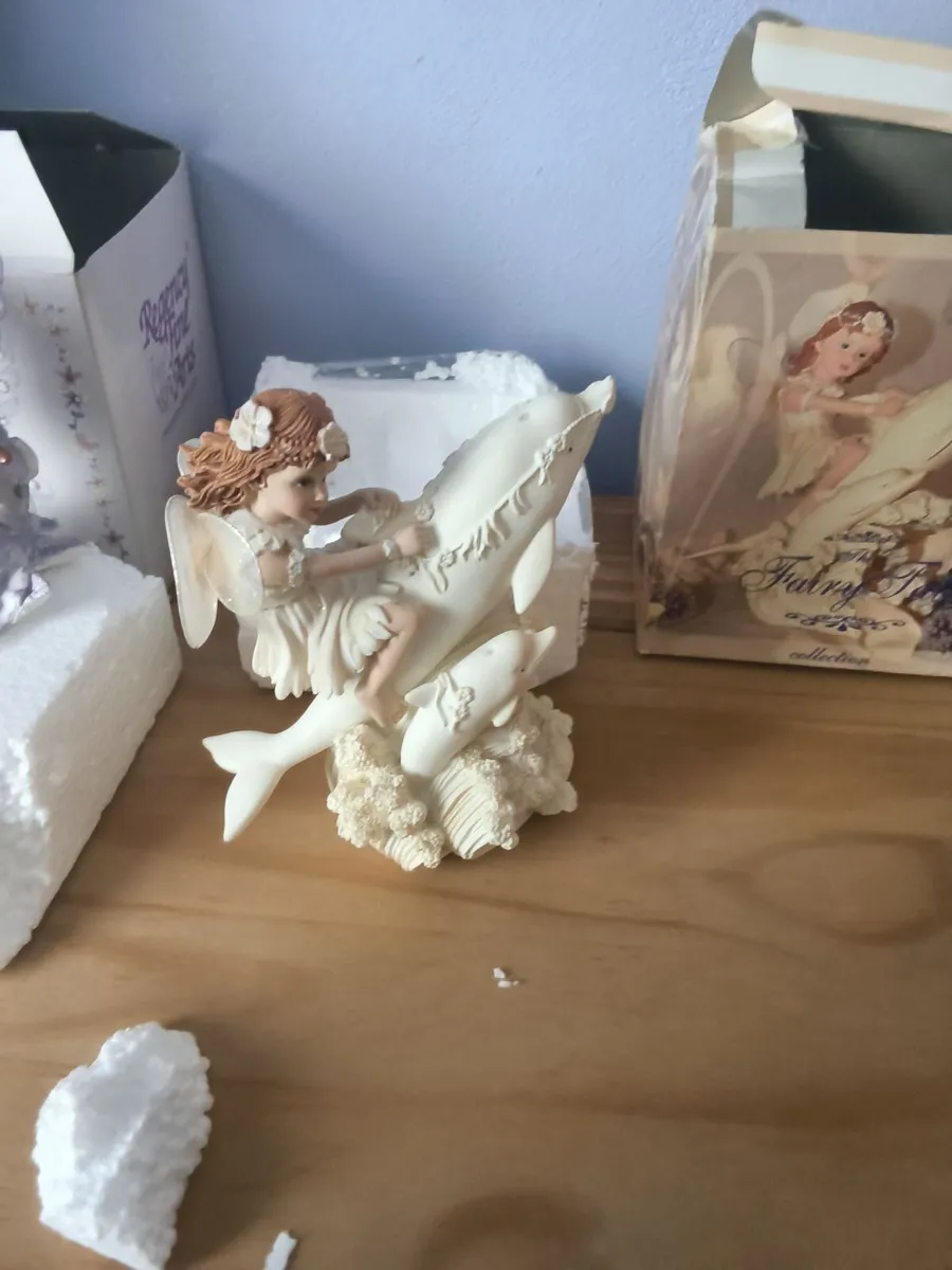 3 lovely figurings , new , - Image 3