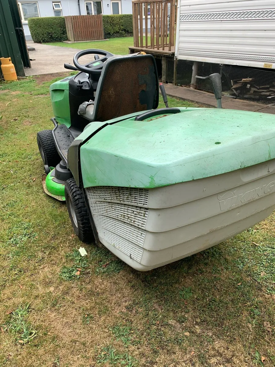 Ride on mower - Image 2
