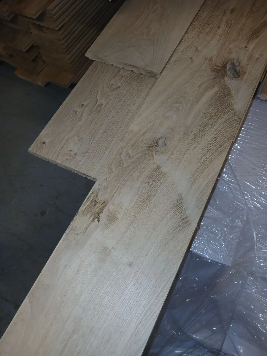 SOLID WOOD RECLAIMED FLOORING - Image 3