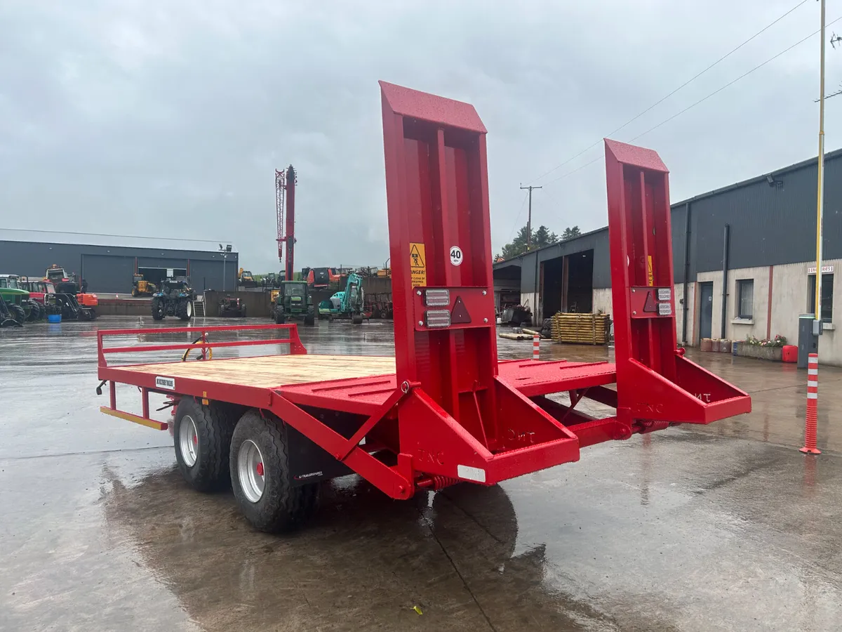 New 8 Tonne / 18FT JNC Low Loader C/W Bale Wedge - Image 3