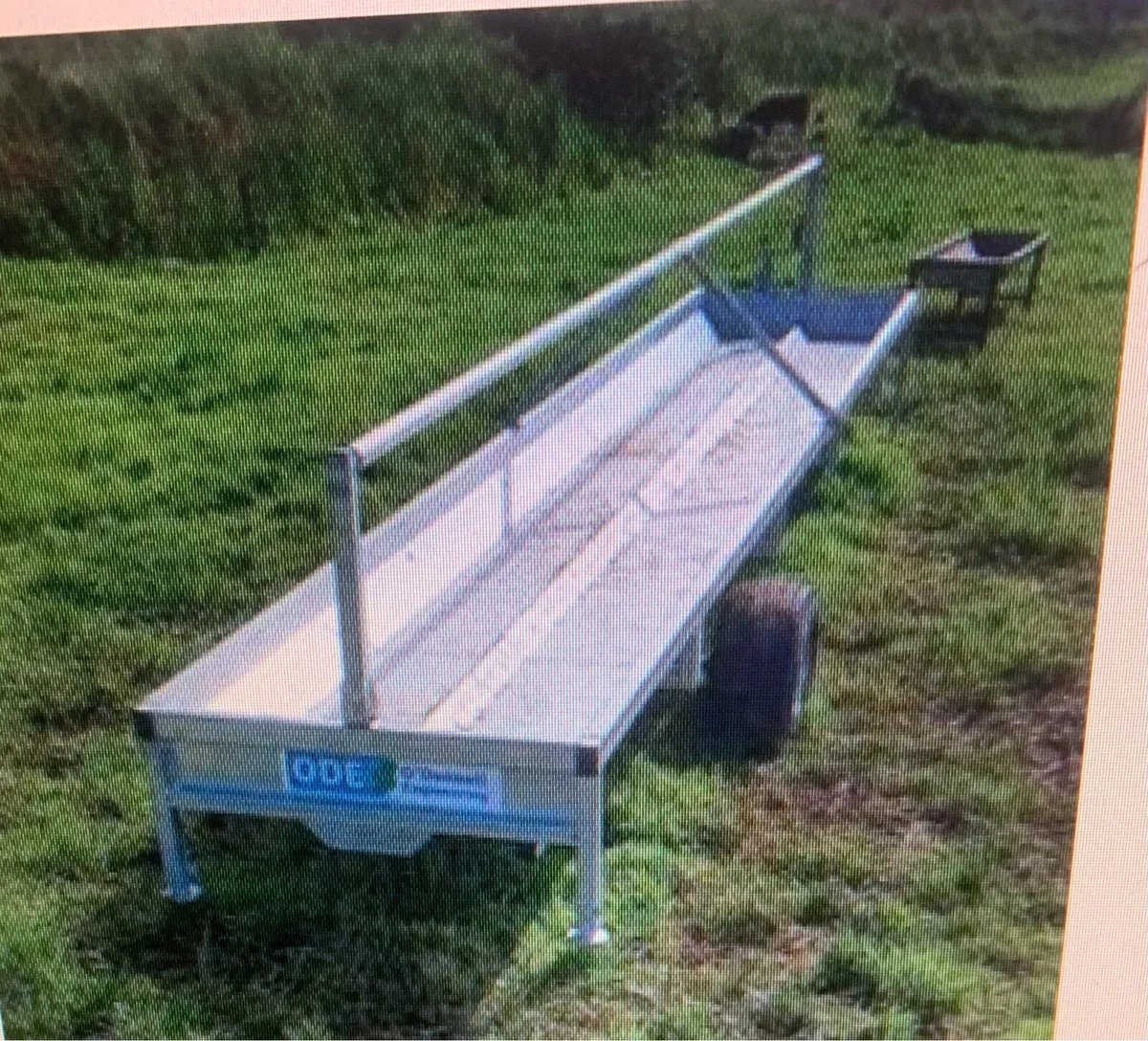 Mobile feed trough. - Image 2