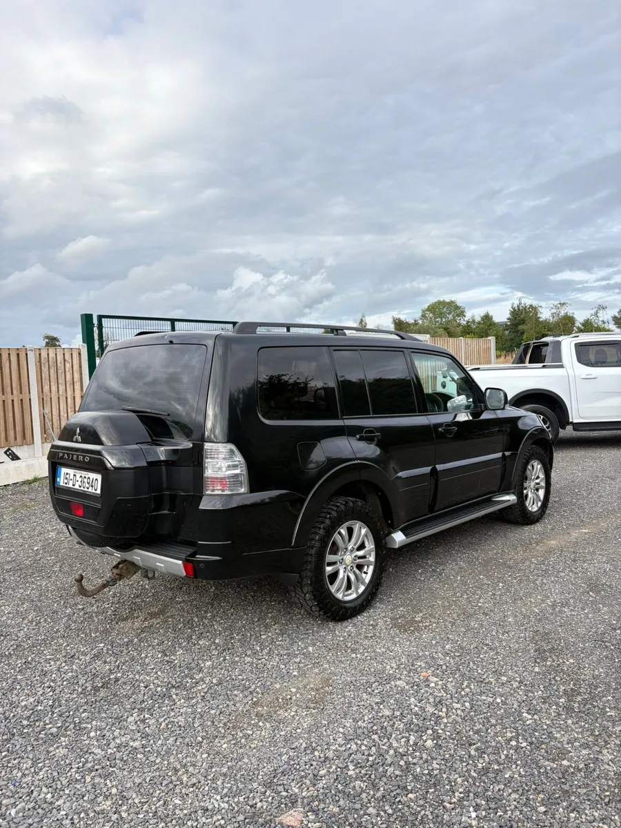 🚙 2015 Mitsubishi Pajero LWB 3.2 Diesel Manual - Image 3