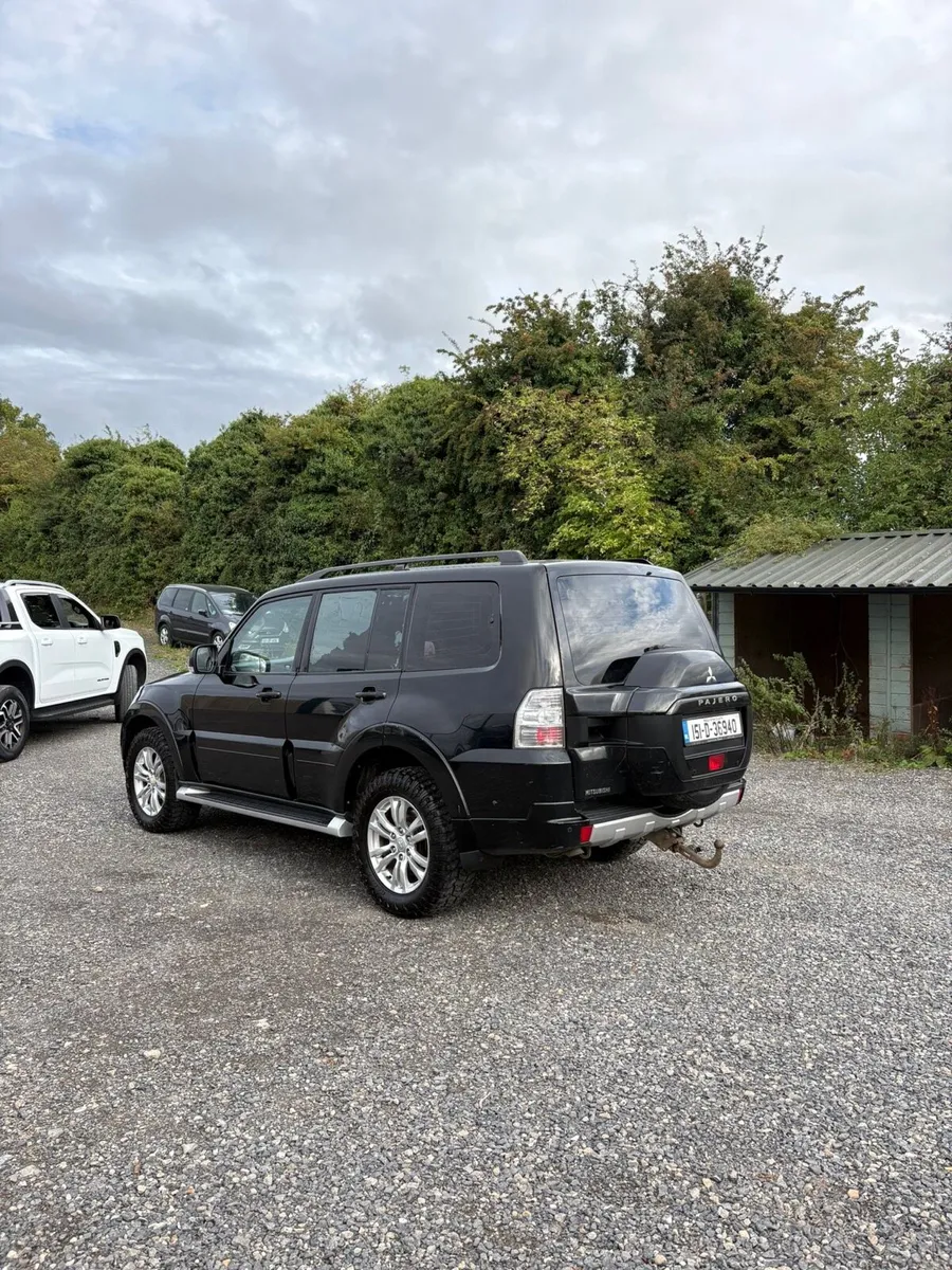 🚙 2015 Mitsubishi Pajero LWB 3.2 Diesel Manual - Image 4