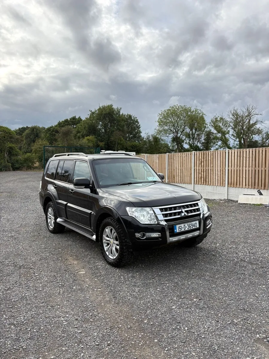 🚙 2015 Mitsubishi Pajero LWB 3.2 Diesel Manual - Image 2