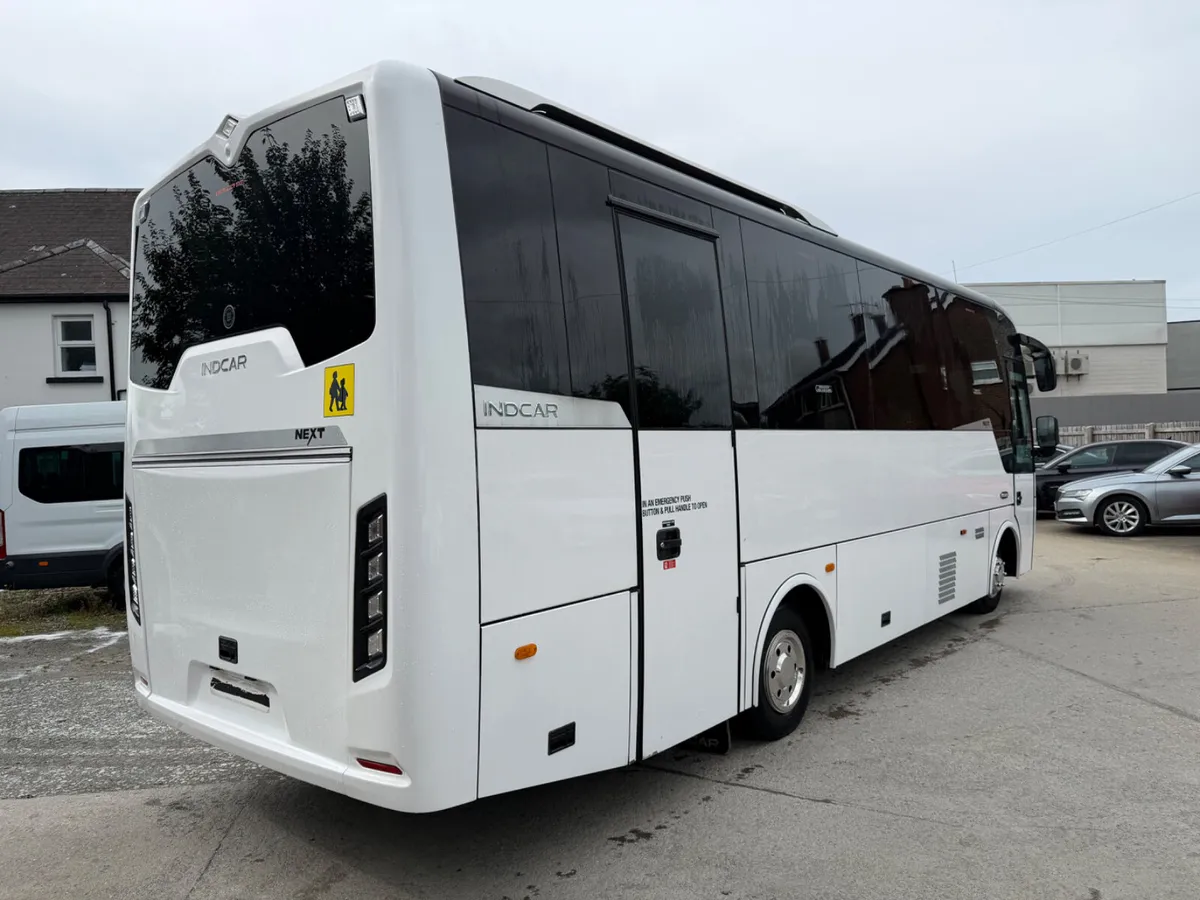 2016 MERCEDES INDCAR NEXT – 33 SEATER + G + D - Image 3