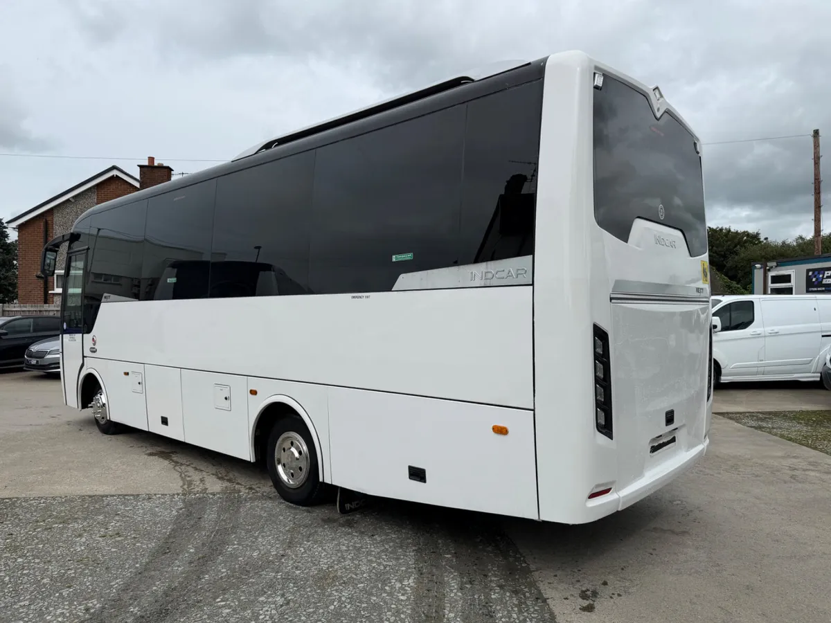 2016 MERCEDES INDCAR NEXT – 33 SEATER + G + D - Image 2