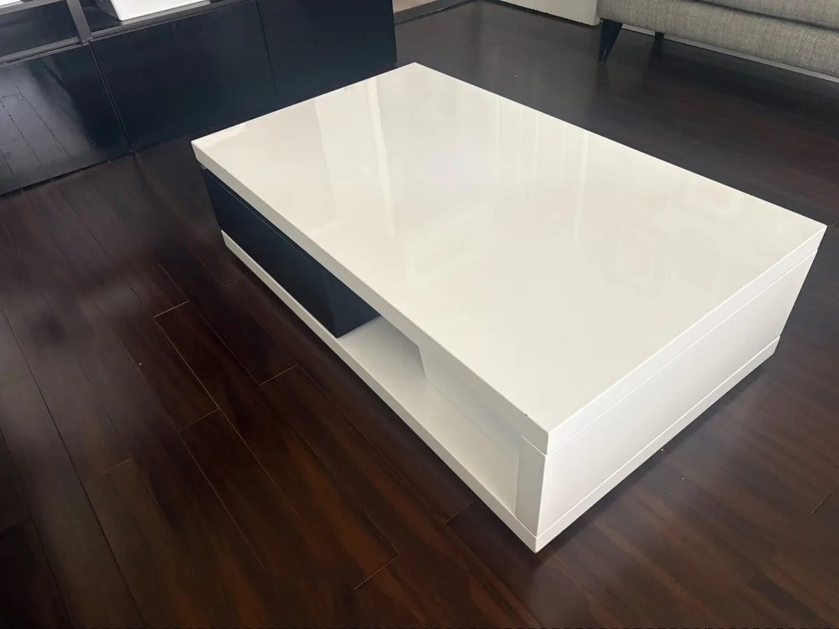 Coffee table - Image 1