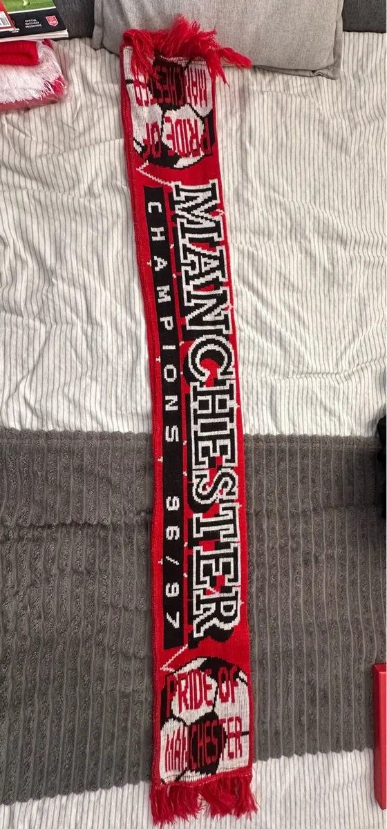 Manchester United memorabilia - Image 2