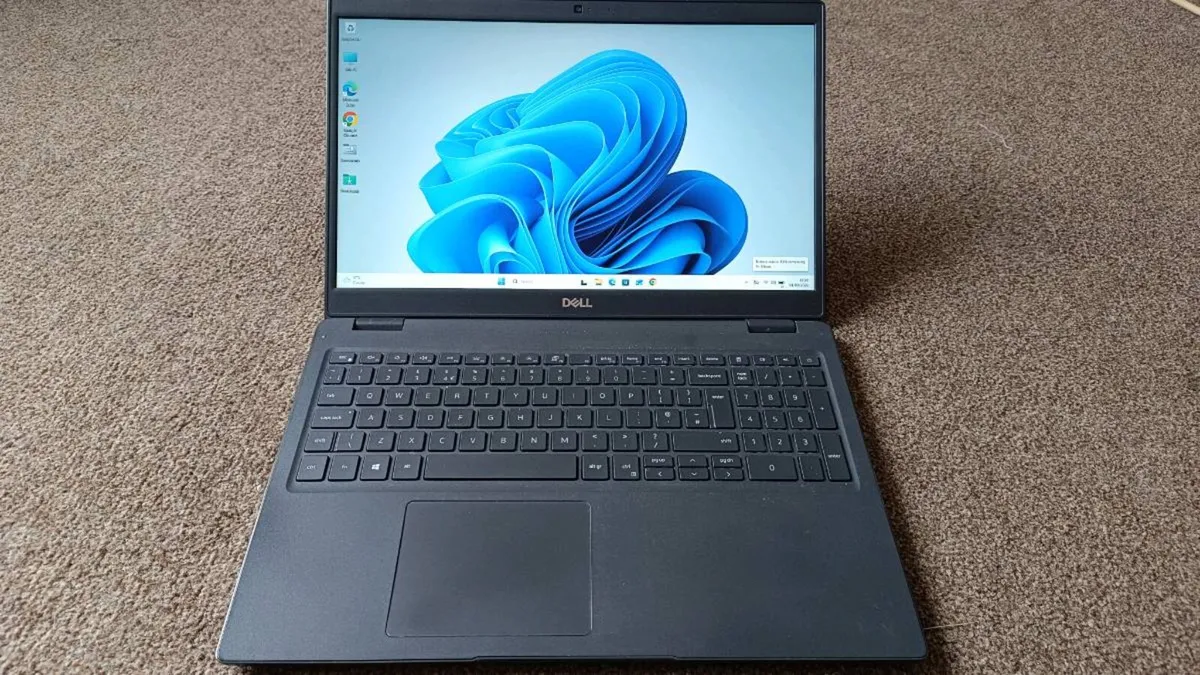 Dell Latitude 3510, i3 10th, 12Gb Engineer Refurb - Image 1