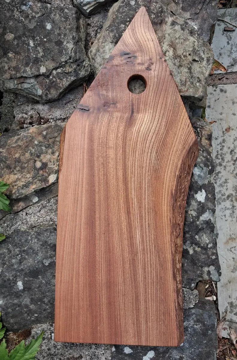 Chopping Board in Elm with Live Edge - Image 3