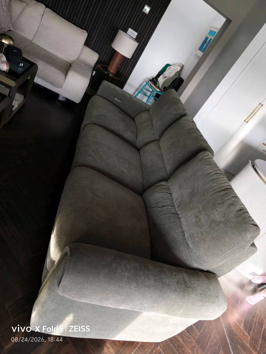 Electric recliner sofa - Image 2