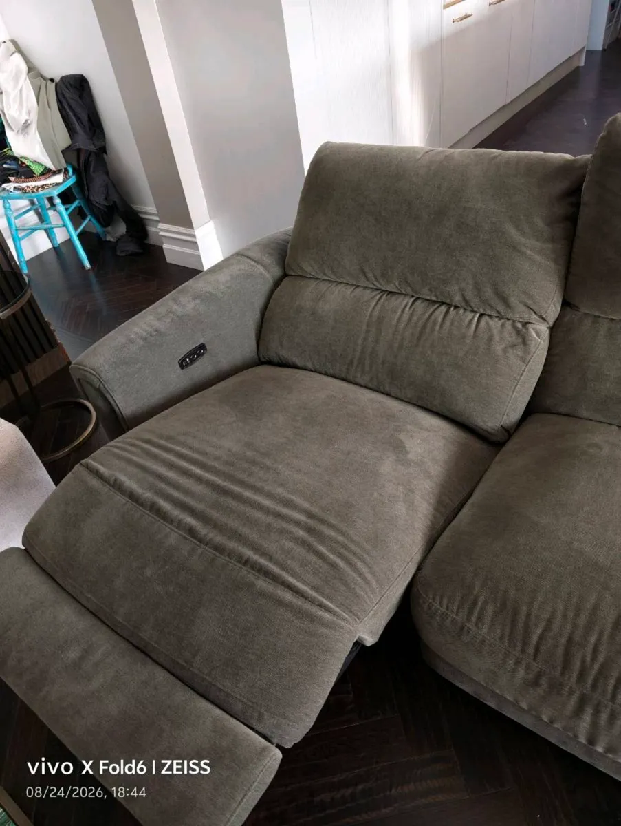 Electric recliner sofa - Image 3