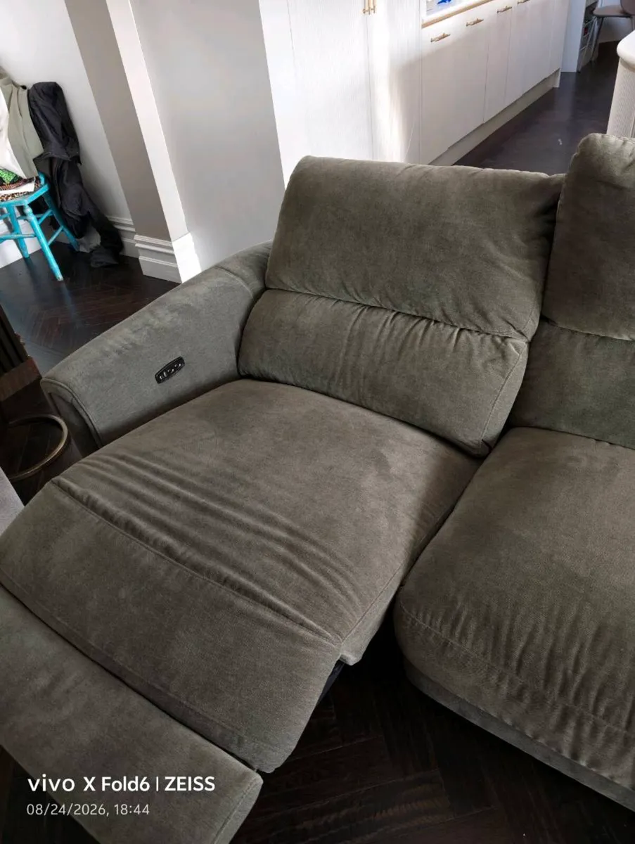 Electric recliner sofa - Image 4
