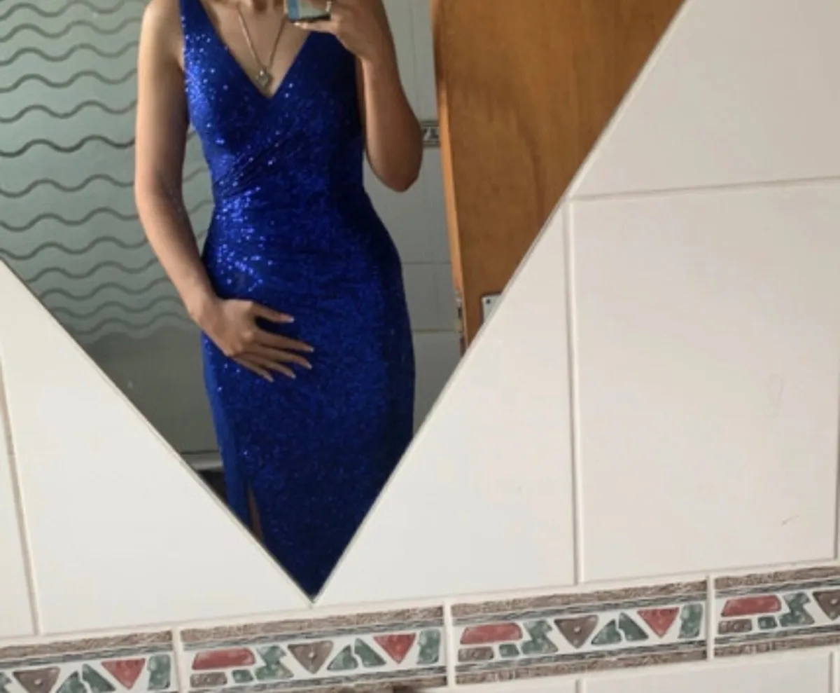 Debs Dress Size 6 - Image 2
