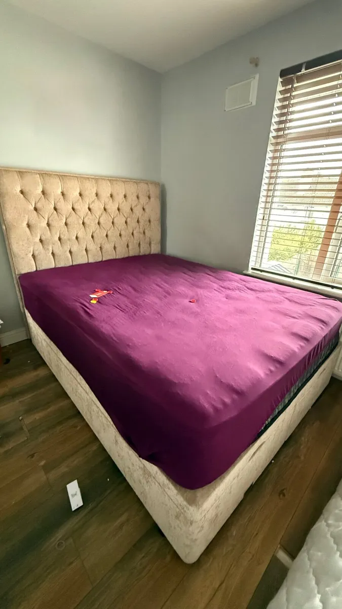 King size Bed - Image 1