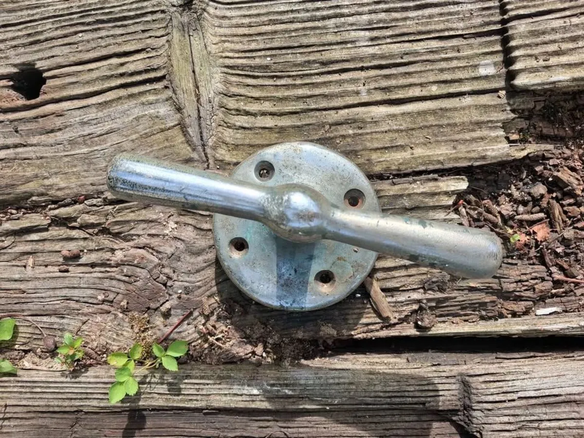 Vintage Boat Cleat - Image 3