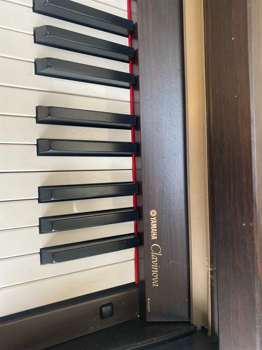 Yamaha Clavinova CLP-920 electric Piano - Image 1