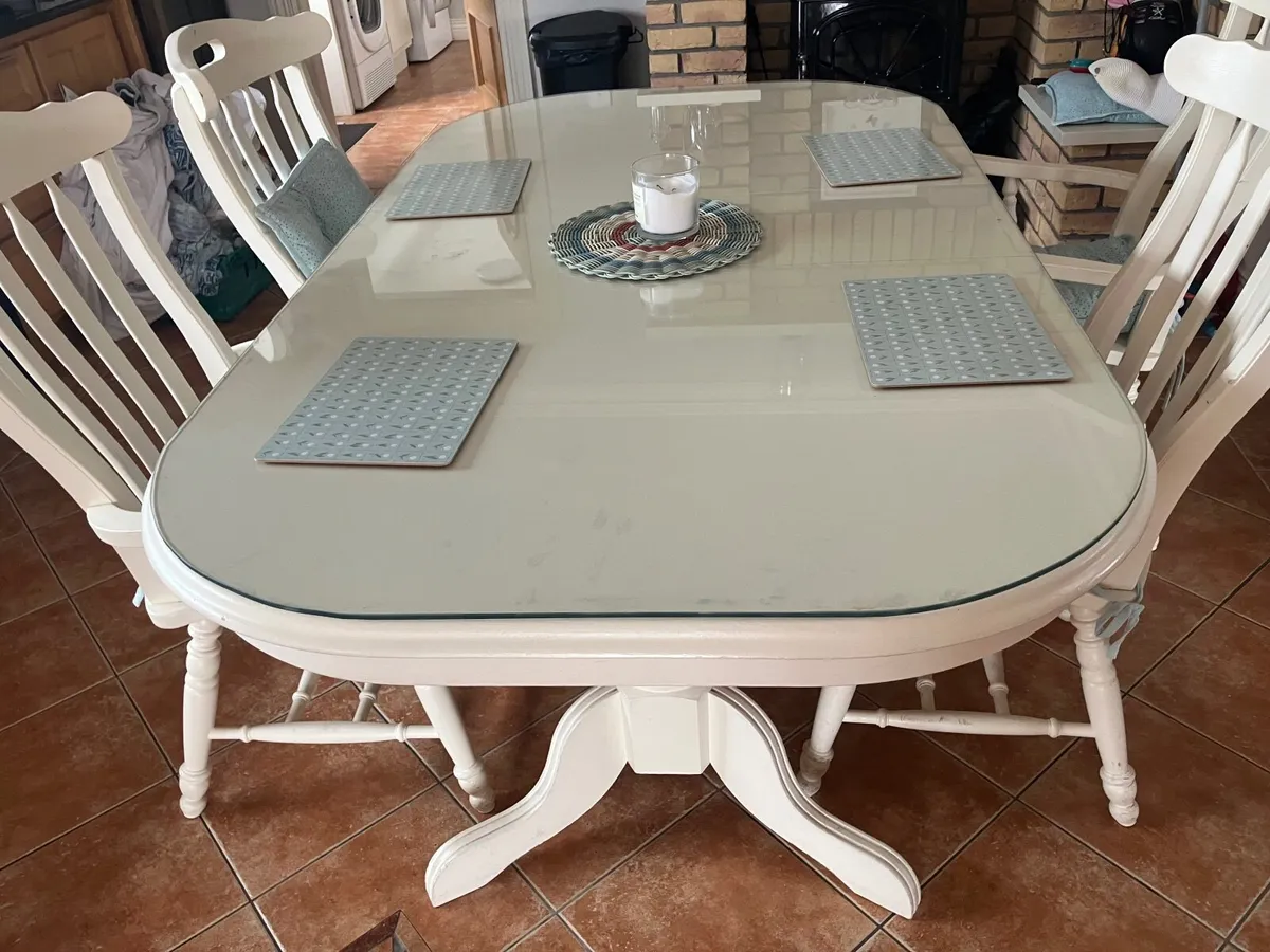 Table and chairs with glass top - Image 1