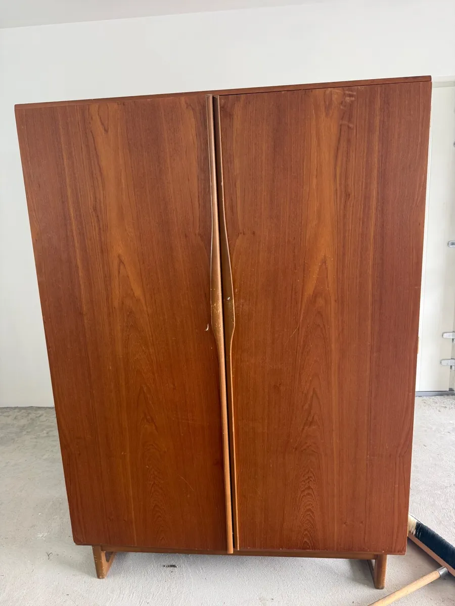 Wardrobe Vintage Era - Image 2