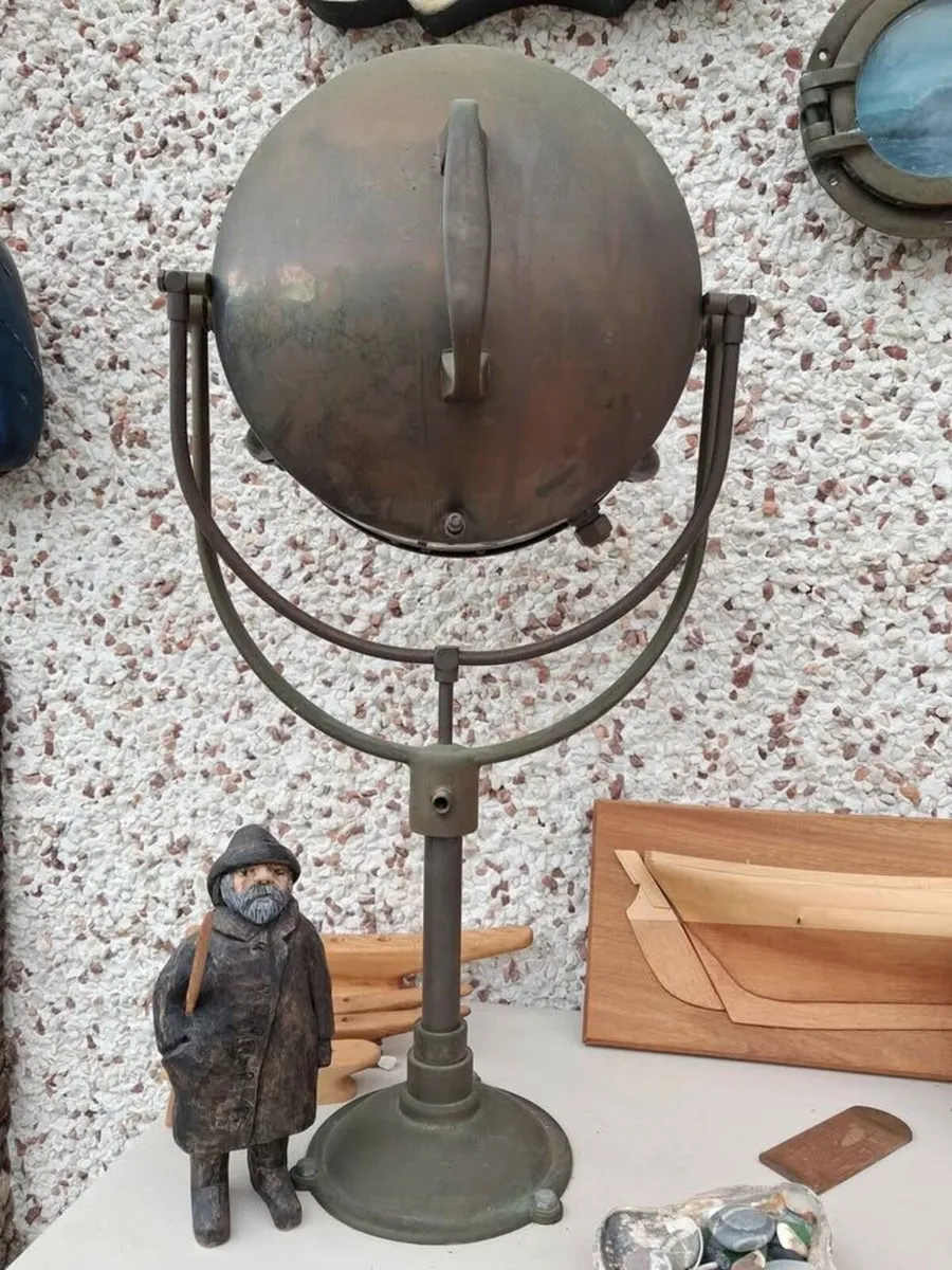 Vintage Boat's Searchlight - Image 3