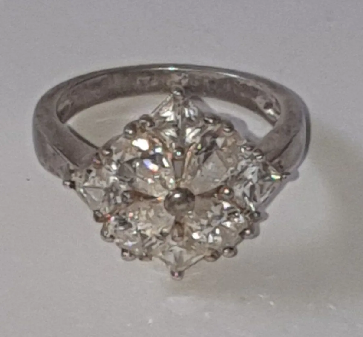 Pristine Vintage Silver & White Sapphire Ring - Image 4