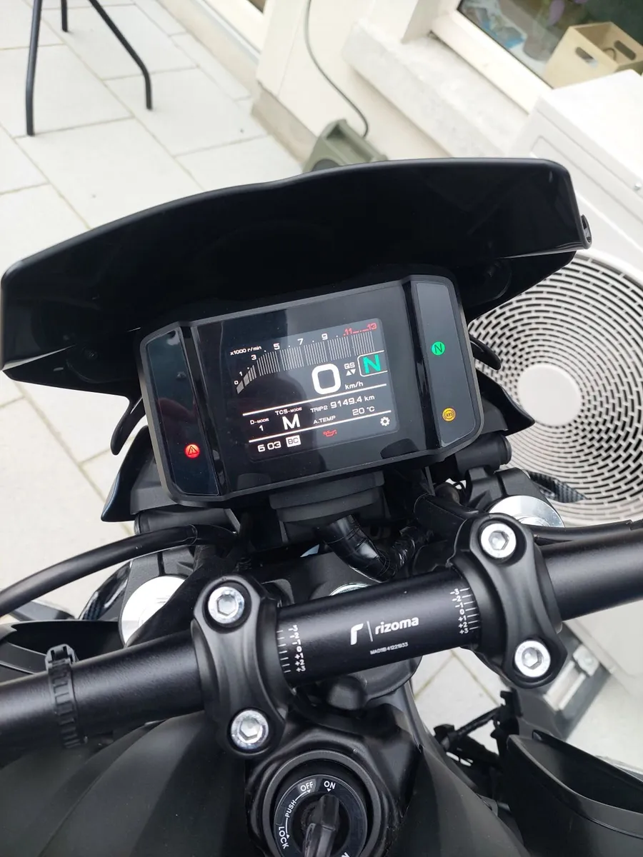 YAMAHA  MT09 - Image 3