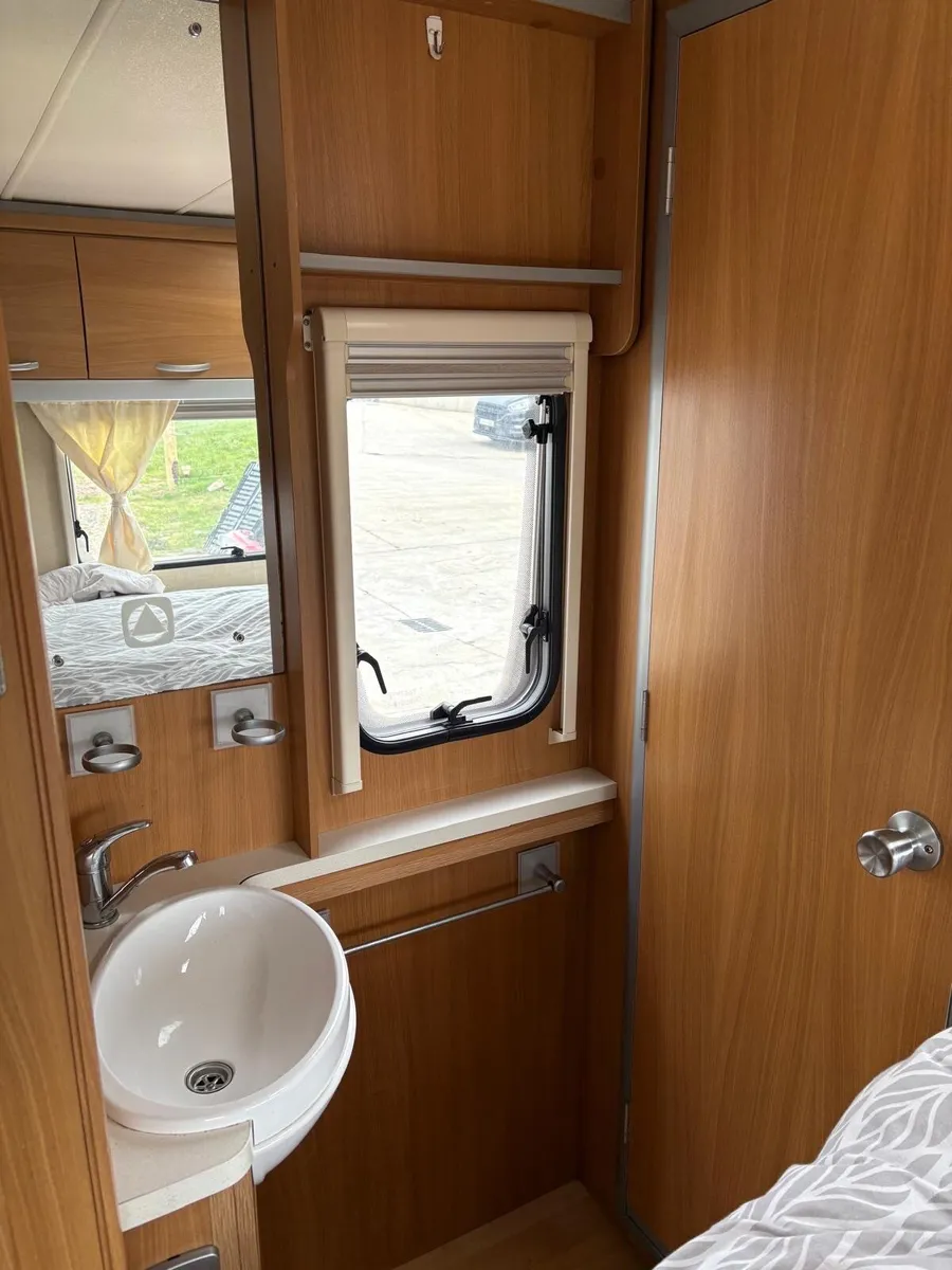 Caravan - Image 4