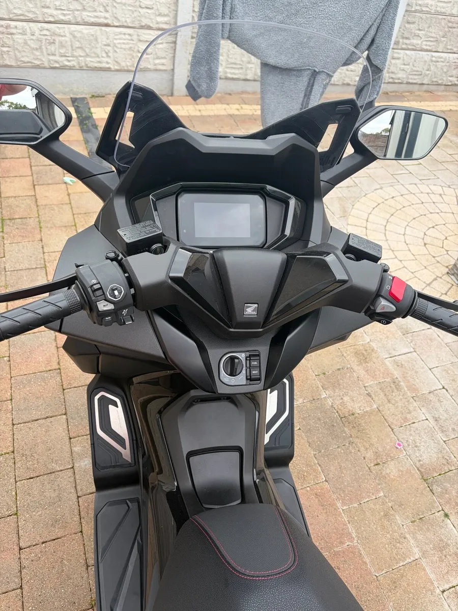 Honda Forza 330cc - Image 3