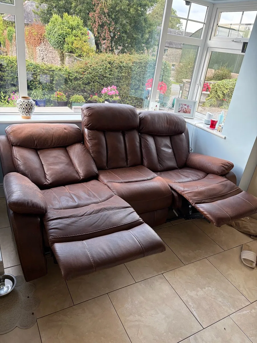 3 seater sofa. - Image 1