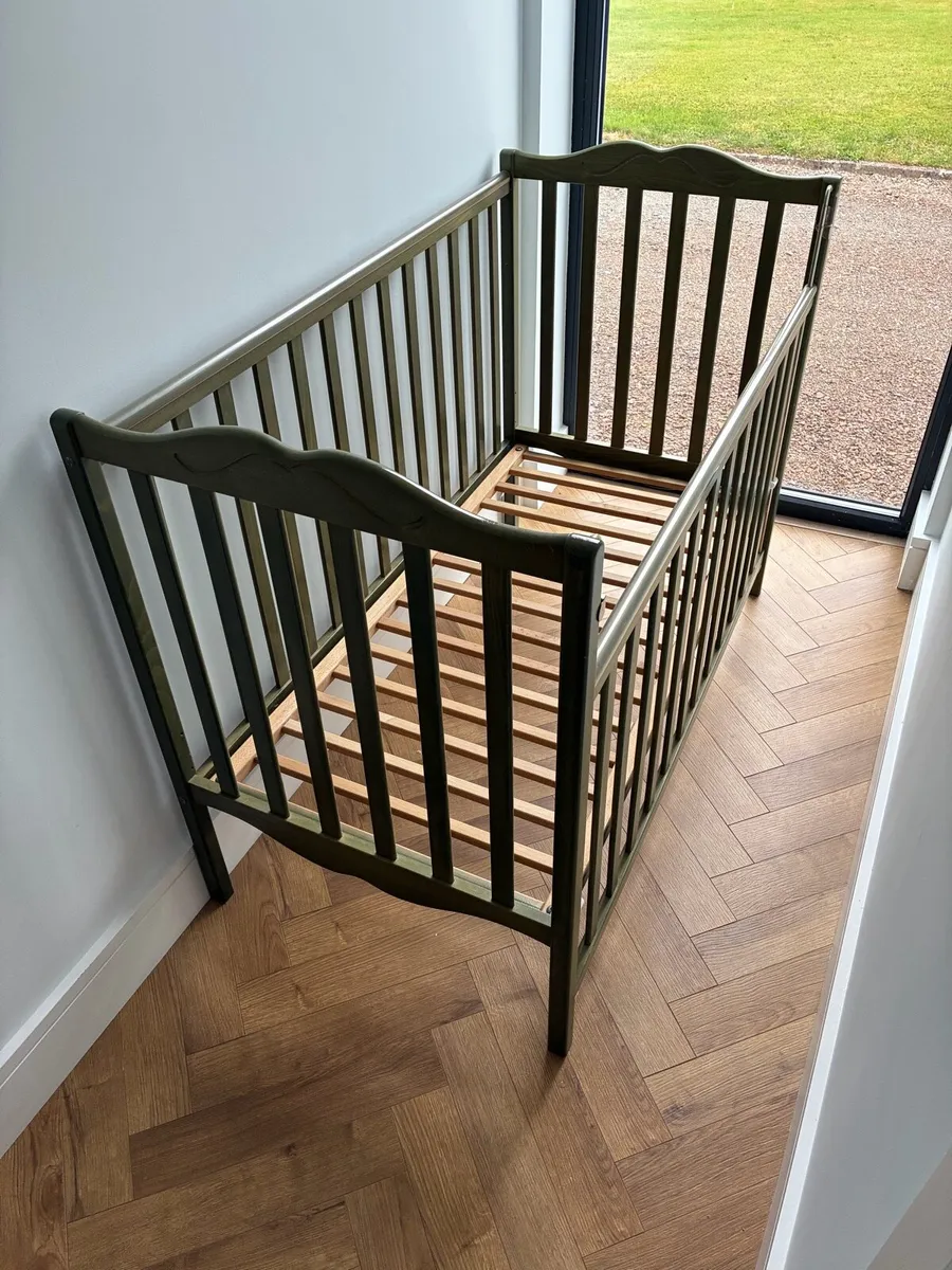 Cot - Image 1