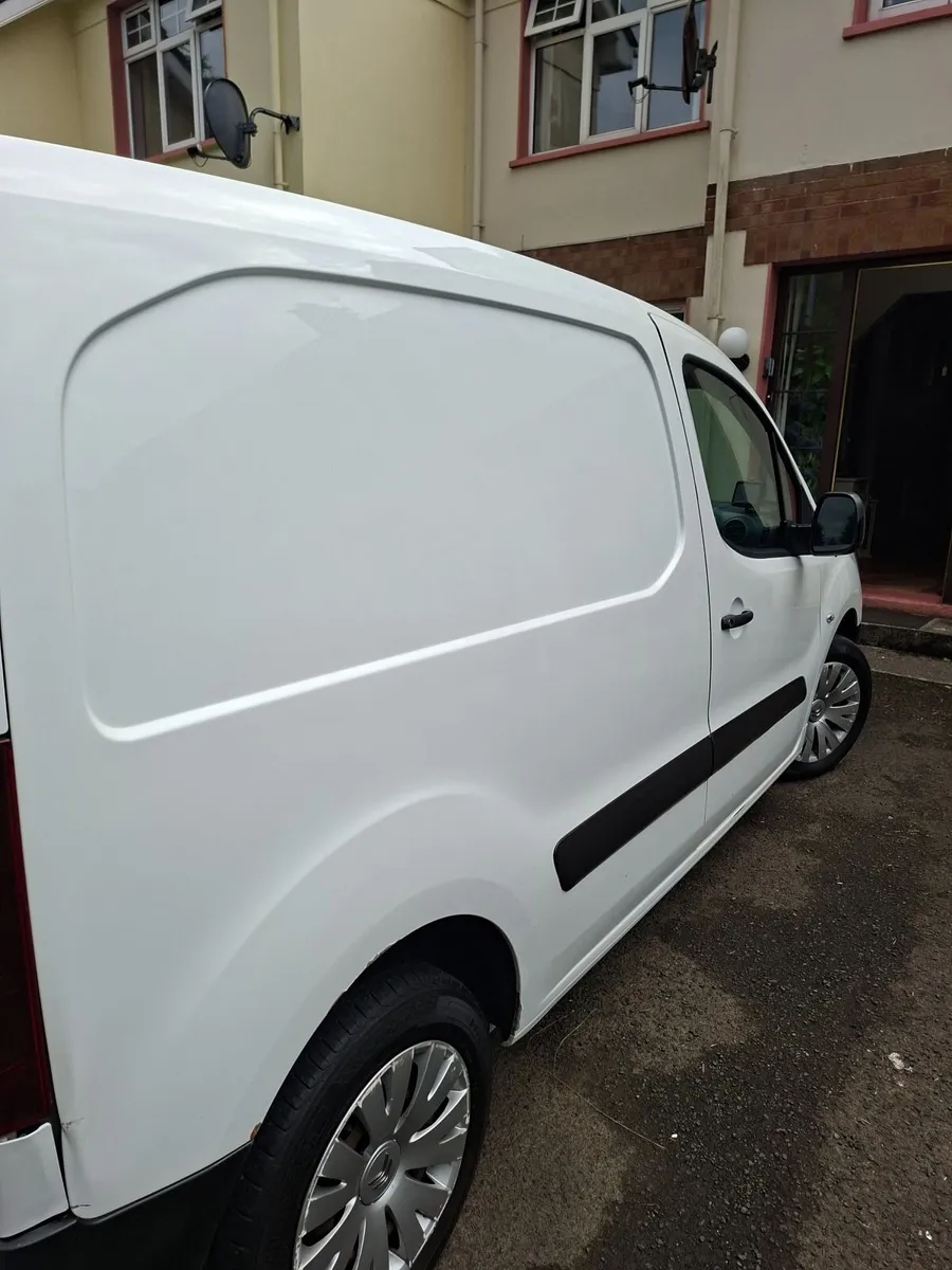 Citroen Berlingo 2017 - Image 2