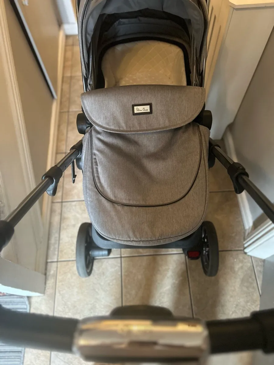 Silver cross travel system - Image 2