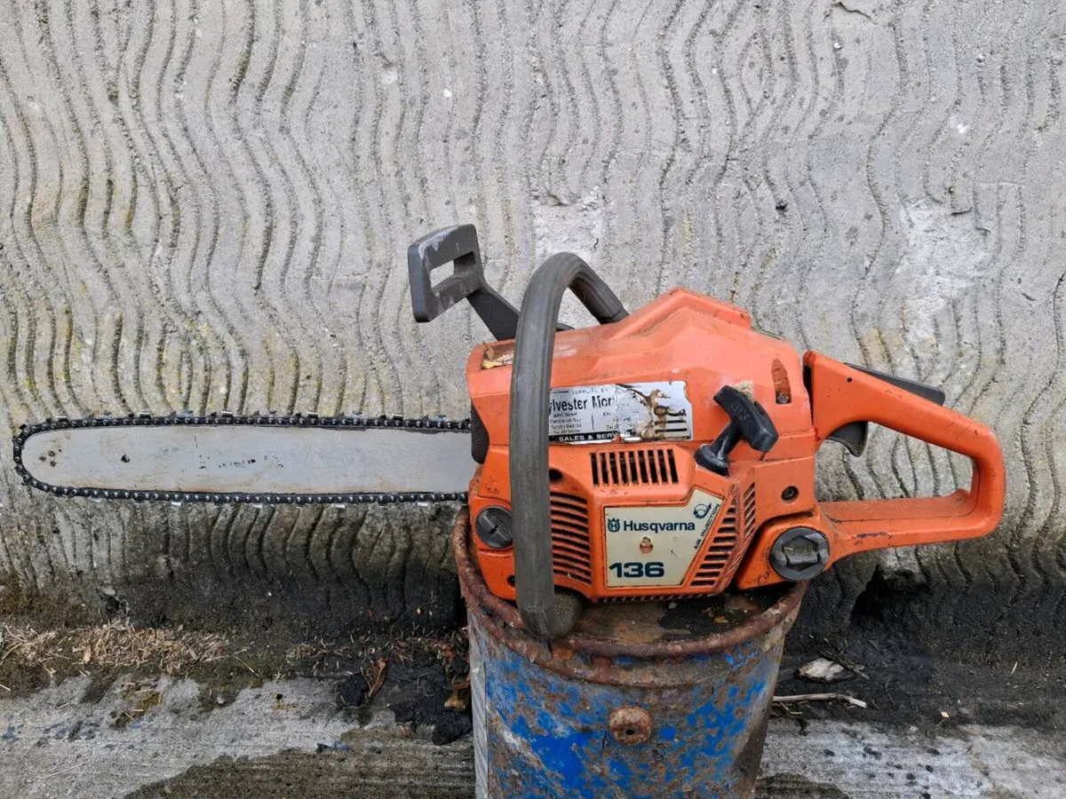 Husqvarna 136 chain saw - Image 1