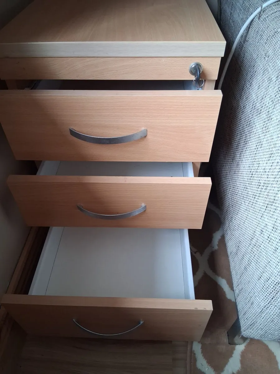 Locking filing cabinet / locker - Image 2