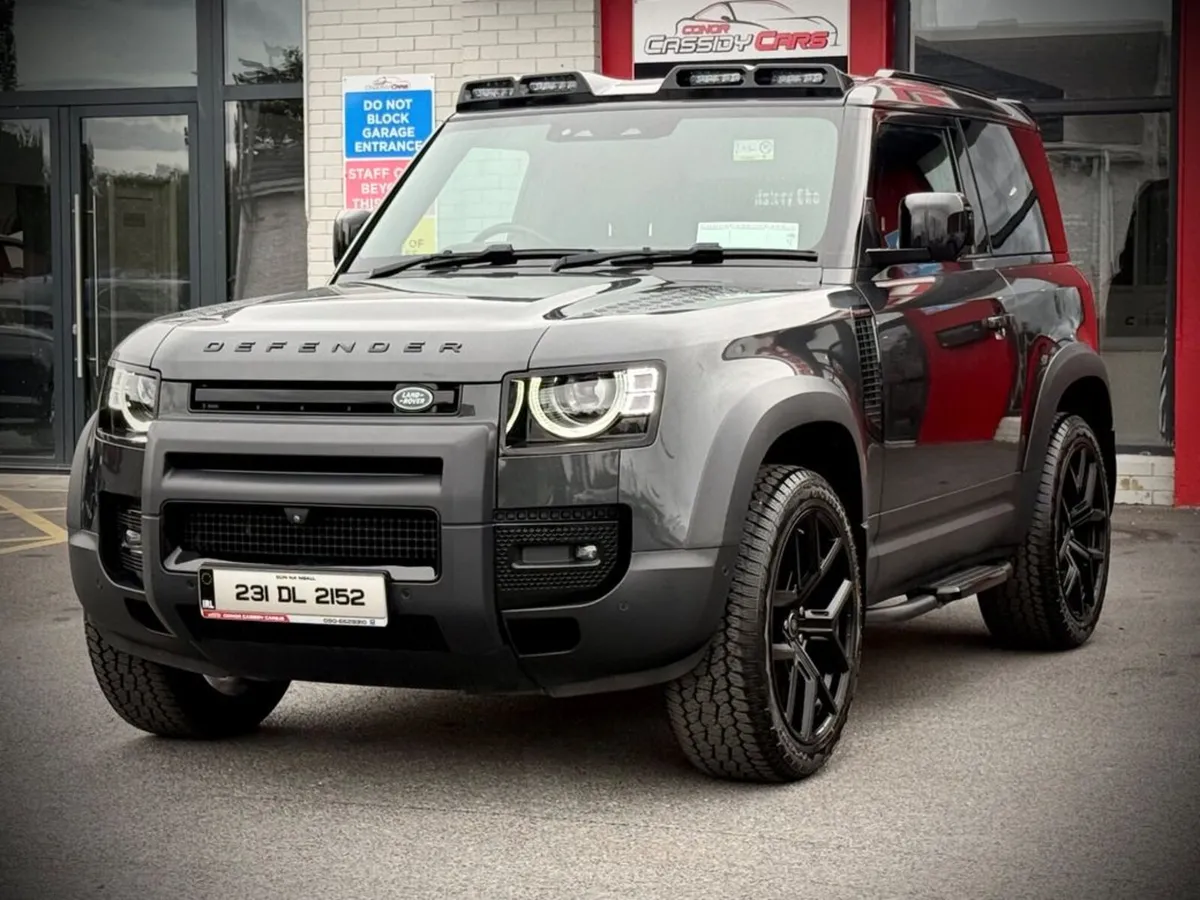 Land Rover Defender 3.0D Hard TOP SE Mhev // SAME - Image 3