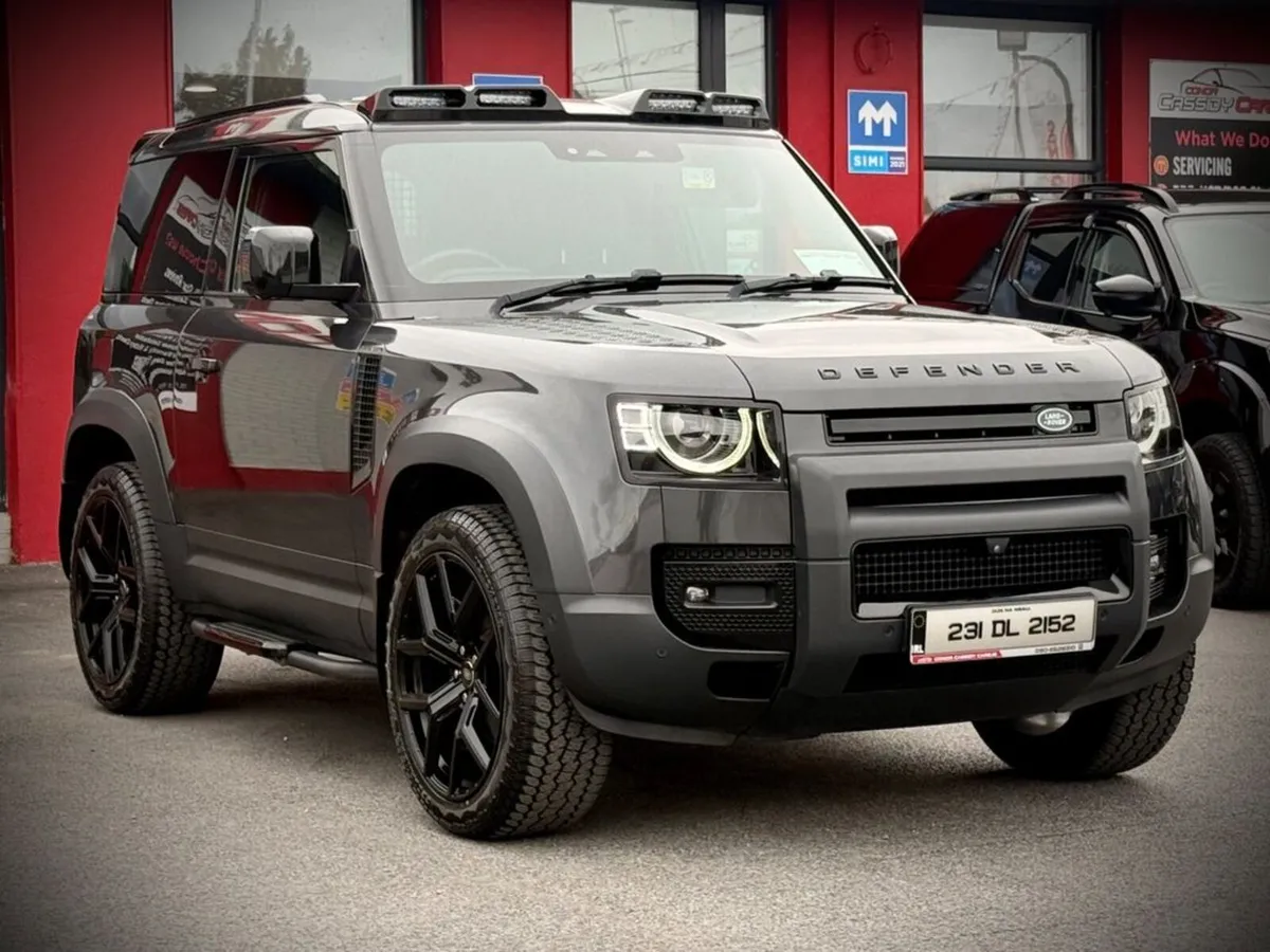 Land Rover Defender 3.0D Hard TOP SE Mhev // SAME - Image 4