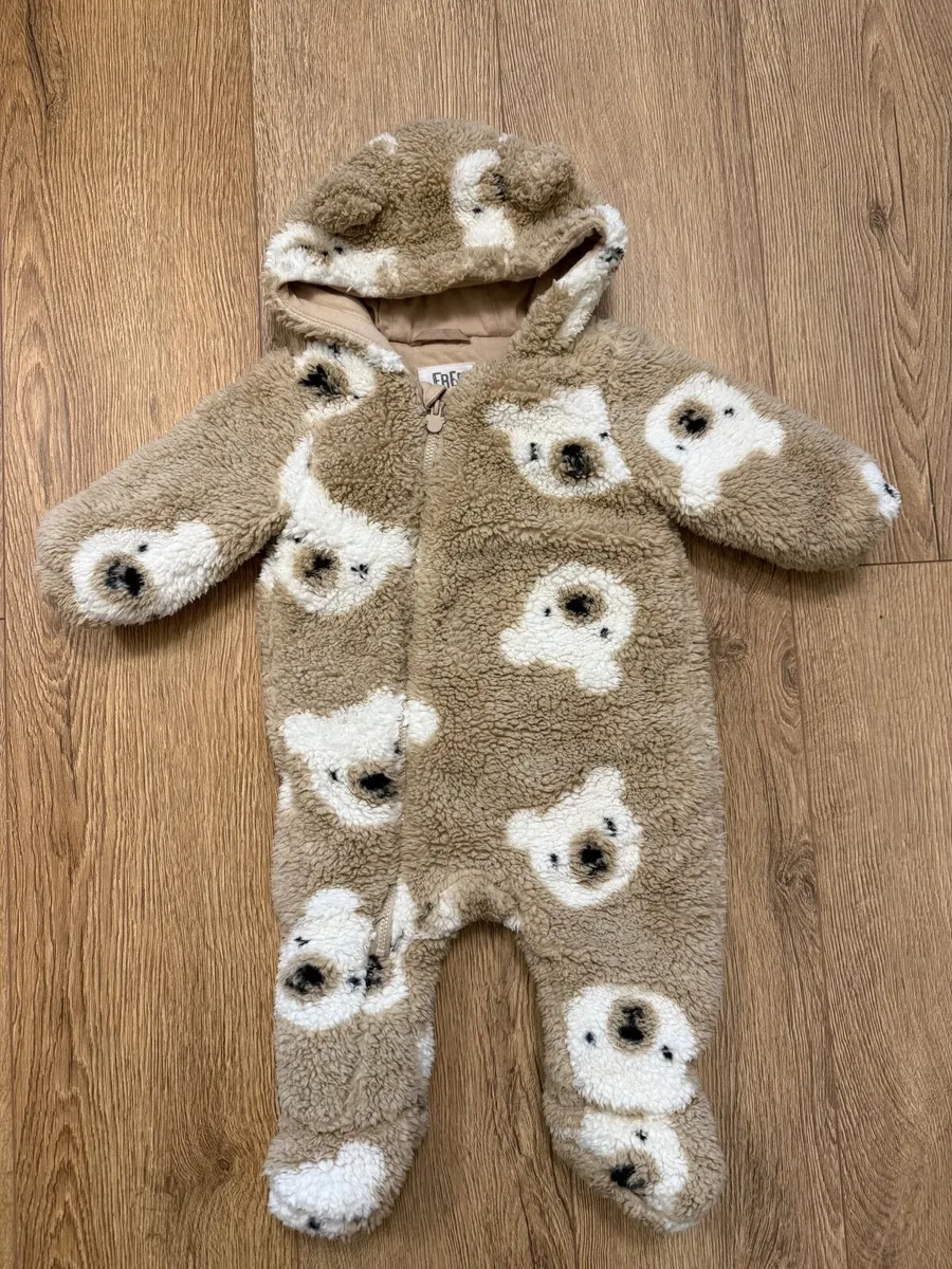 Pramsuit size 6-9 months - Image 4