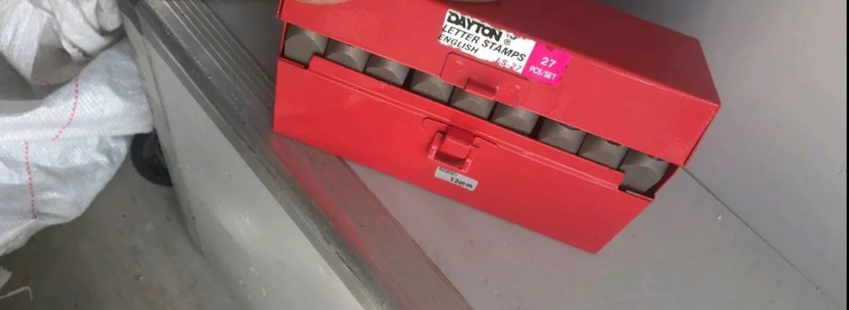 Dayton JS-27 12mm 1/2" English Letter Punch Stamp - Image 1