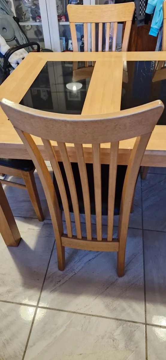 Table and six chairs - Image 2