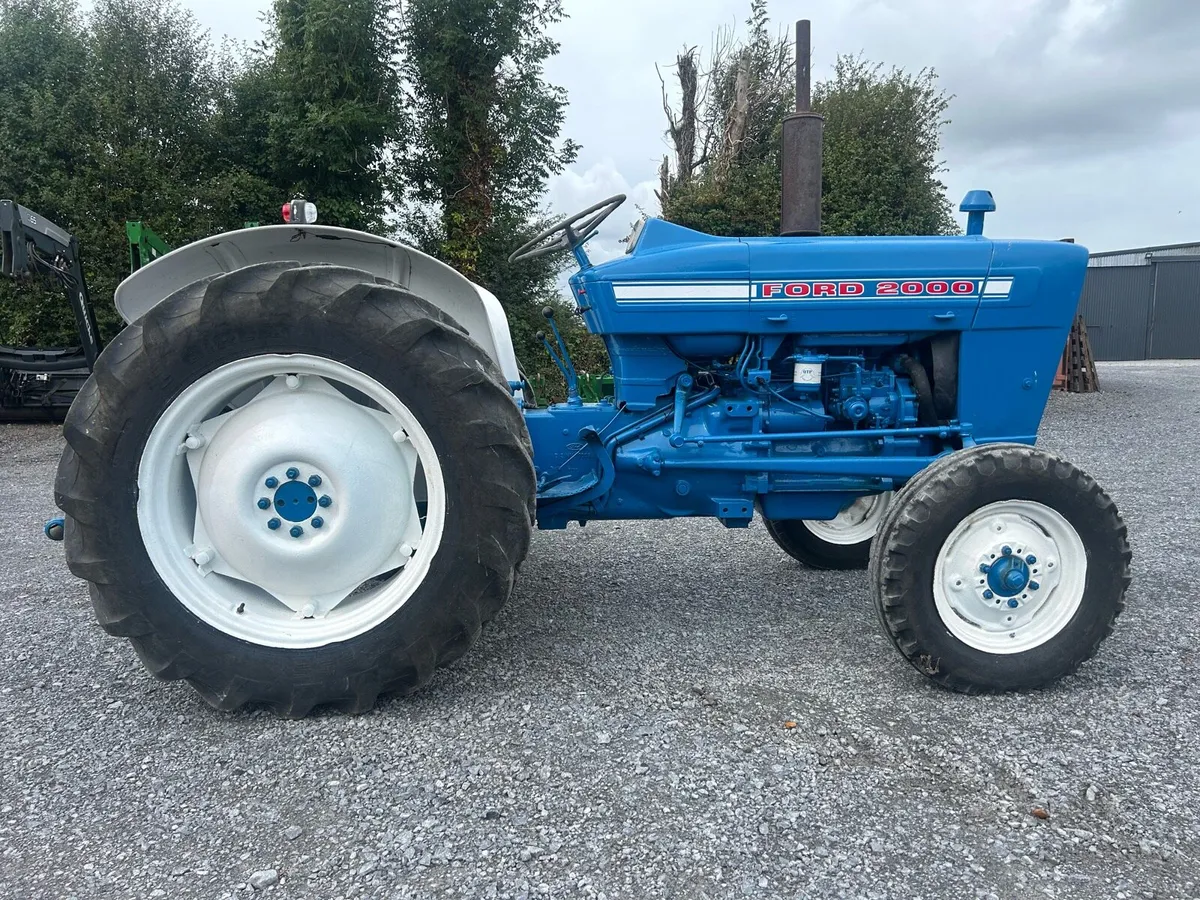 Ford 2000 - Image 1