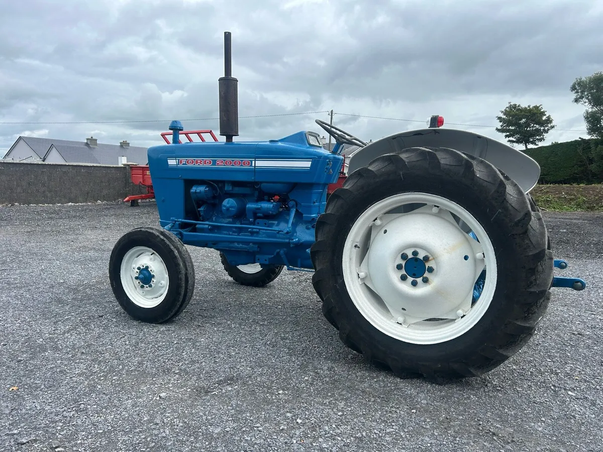 Ford 2000 - Image 2
