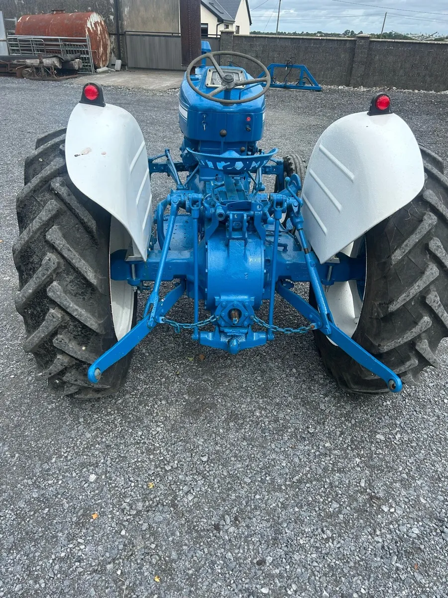 Ford 2000 - Image 3