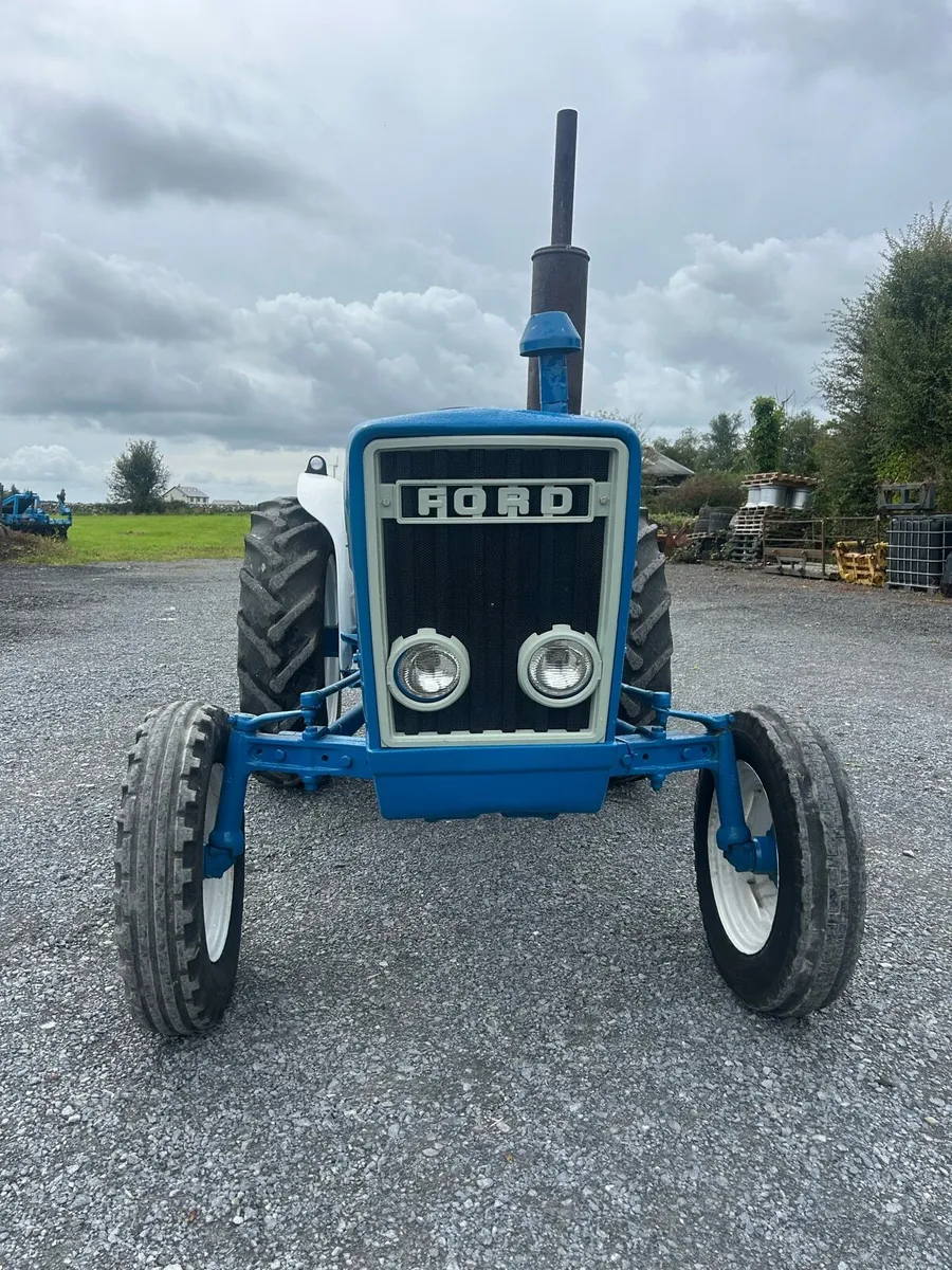 Ford 2000 - Image 4