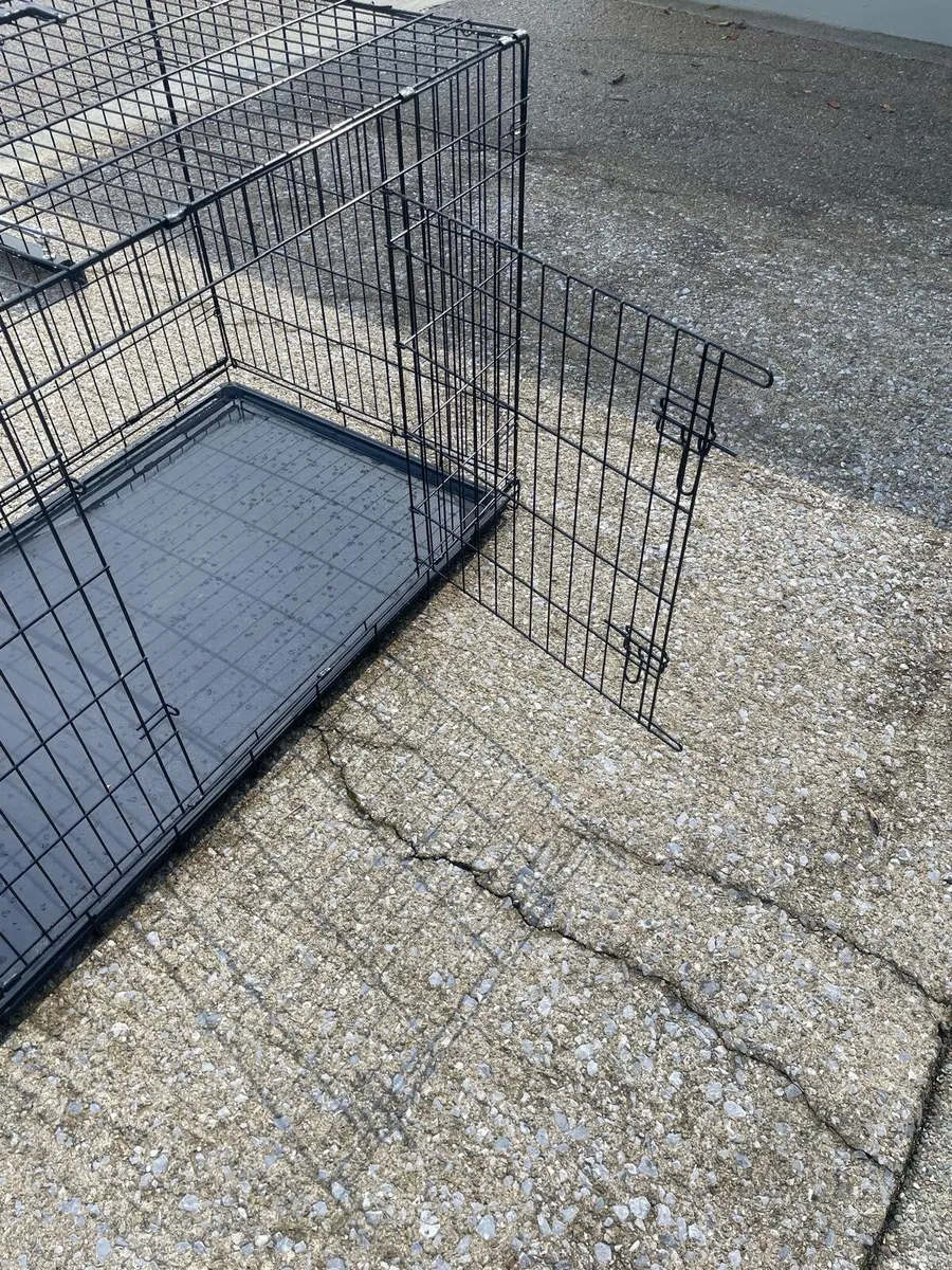 Dog cage - Image 1