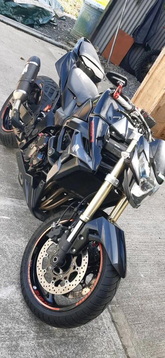 Suzuki GSR750 - Image 3